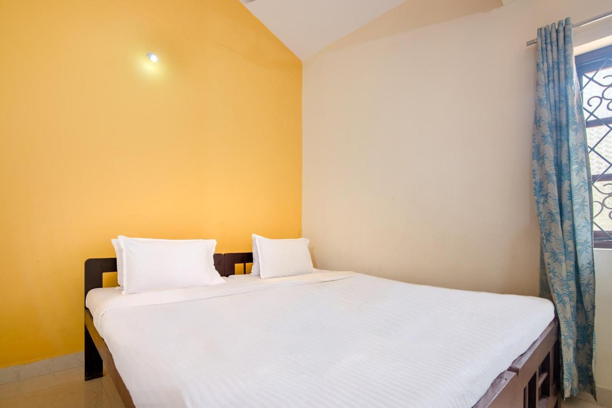 Spot On Ps Guest House Calangute Exterior photo