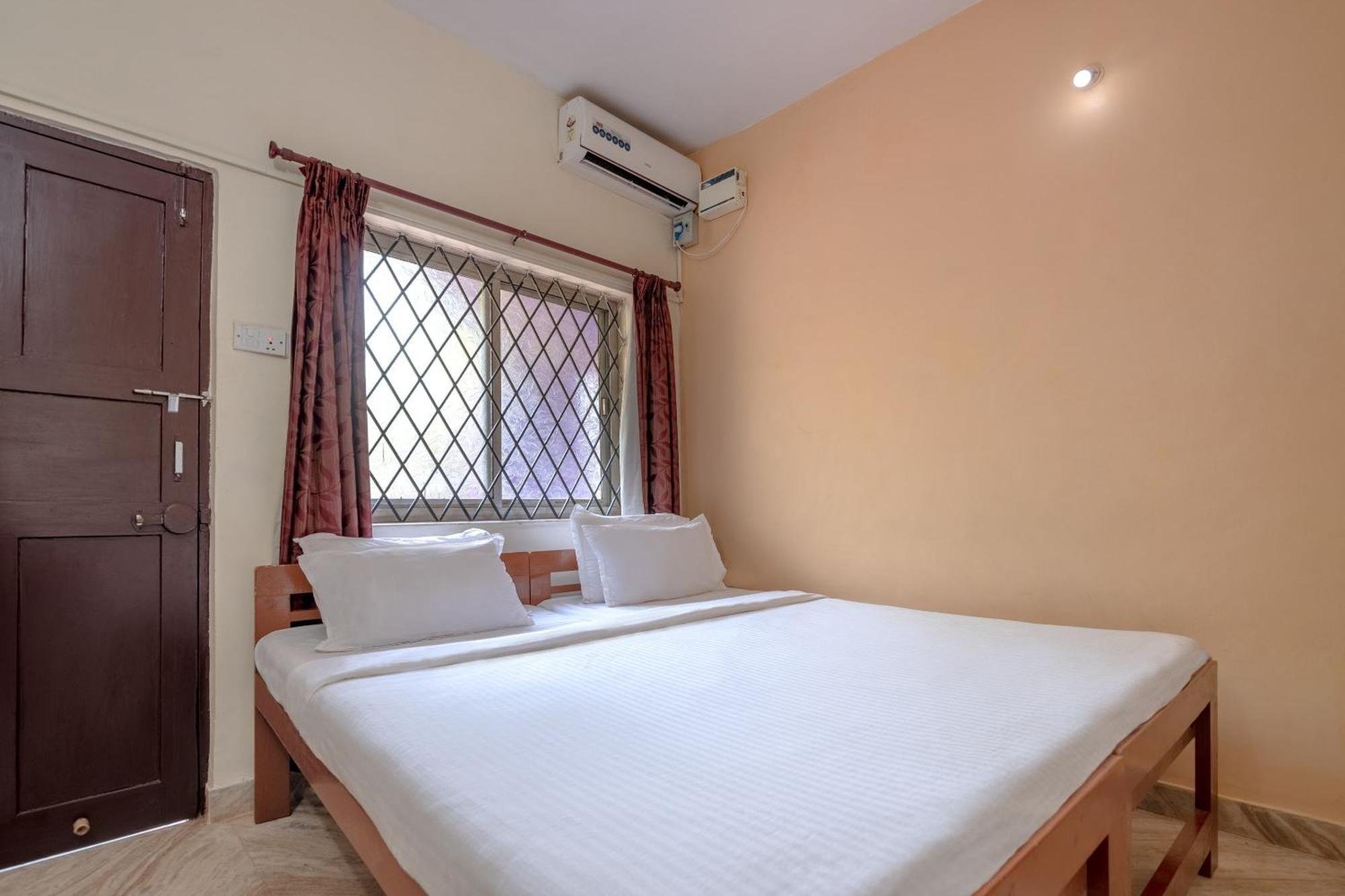 Spot On Ps Guest House Calangute Exterior photo